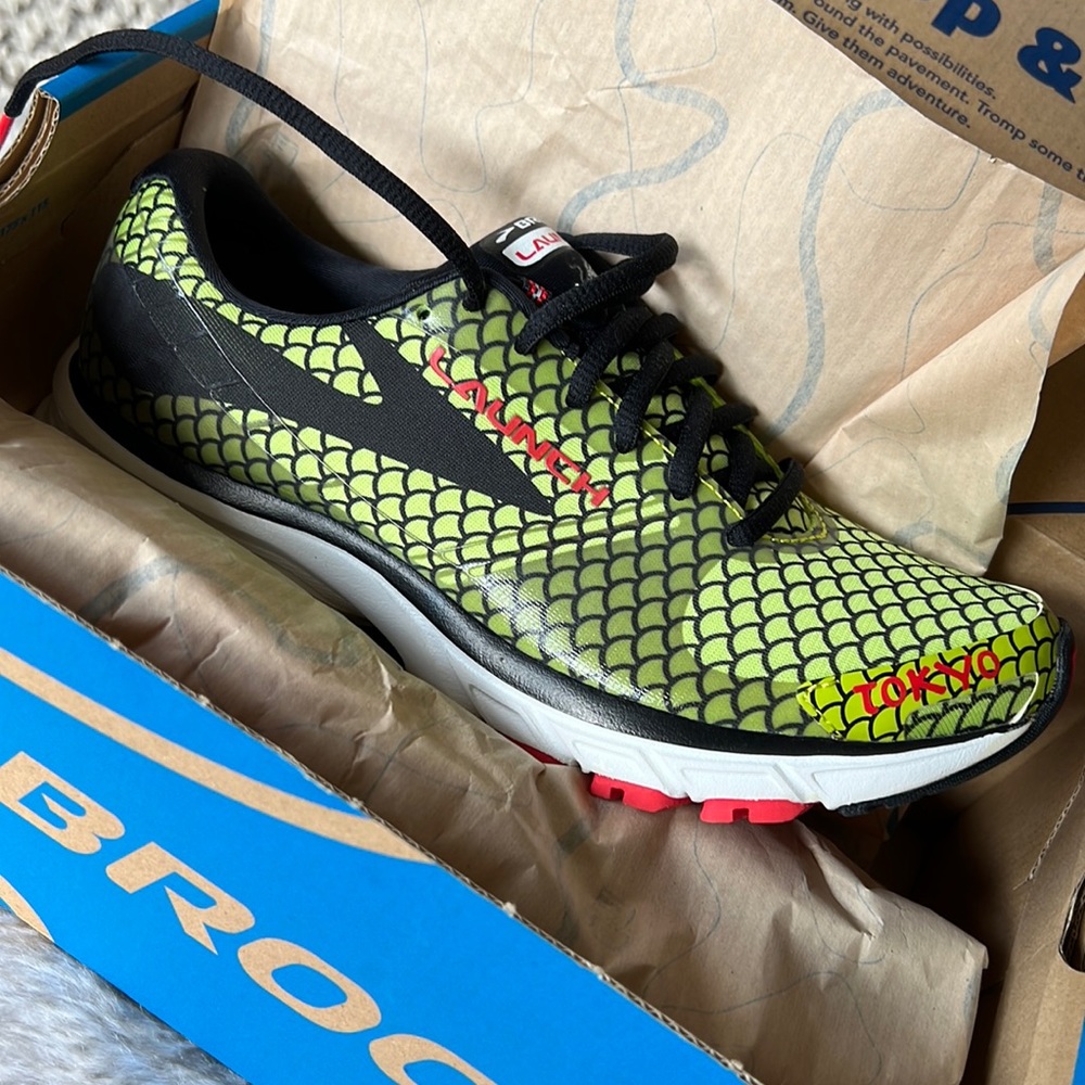 Brooks launch three Tokyo dragon shoe